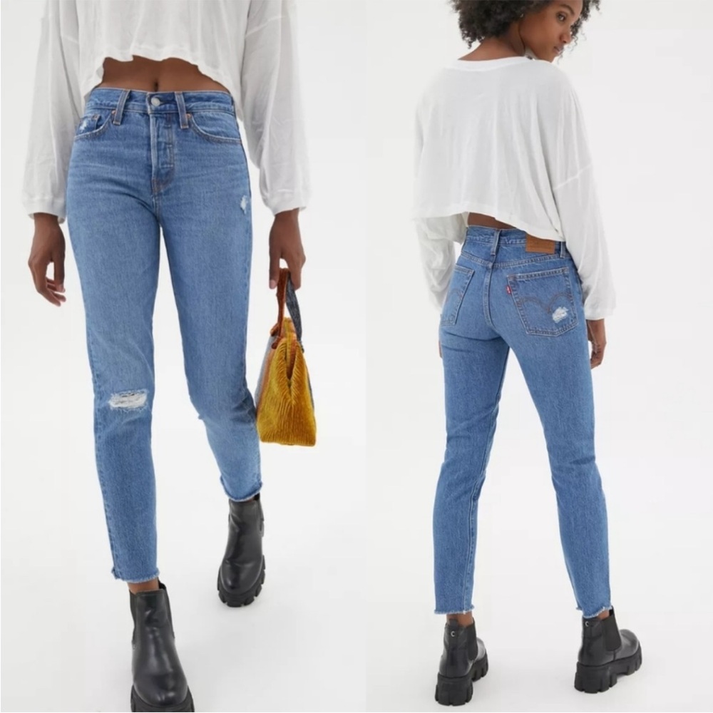 Levi's Premium Wedgie‎ Straight leg medium wash denim jeans women’s size 24